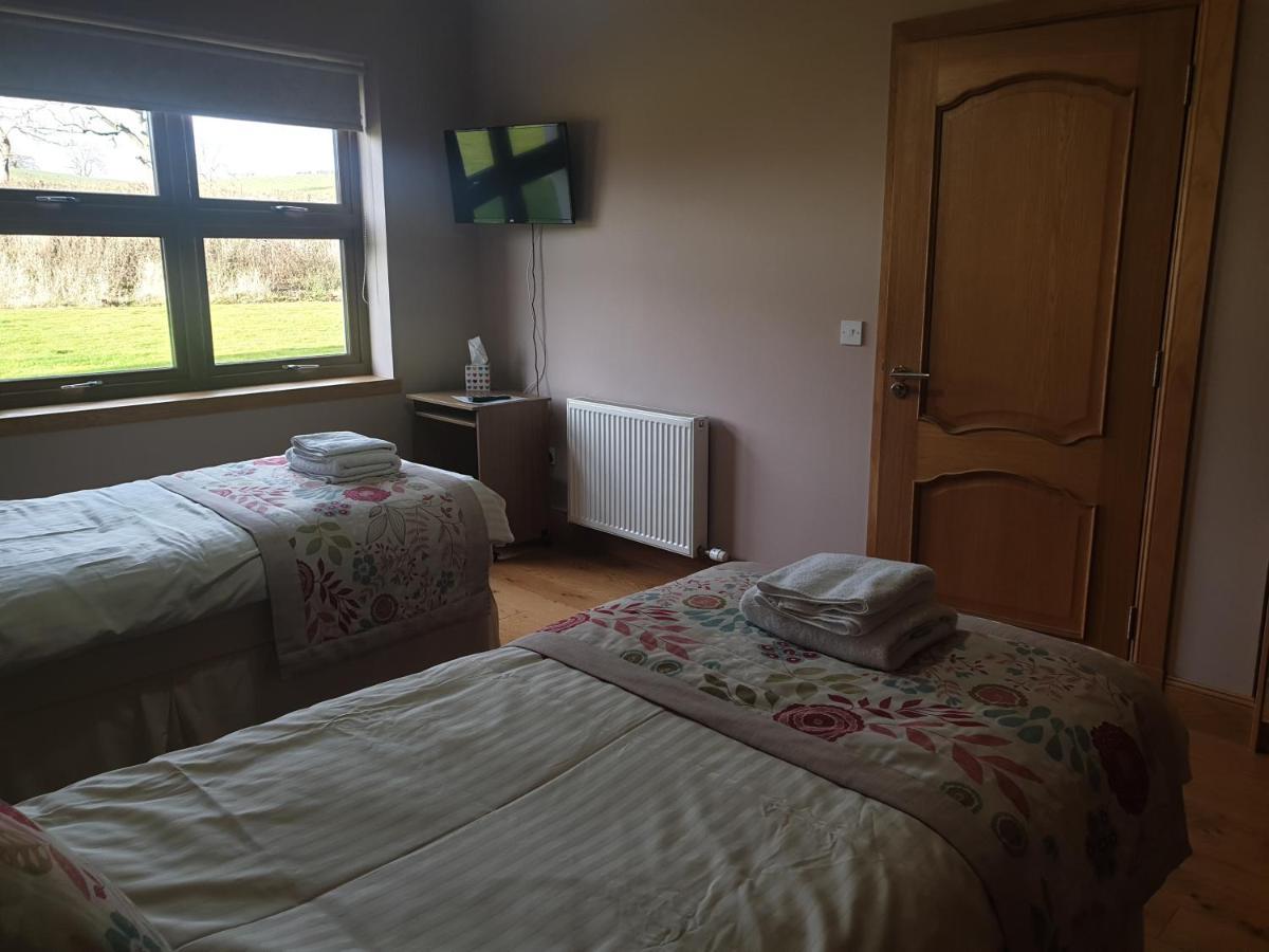 Bamflatt Farm Bed & Breakfast Strathaven Bagian luar foto